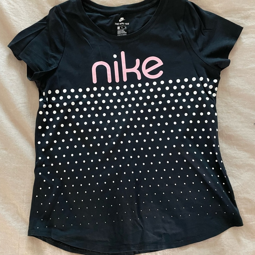Nike t-shirt size XL girls youth